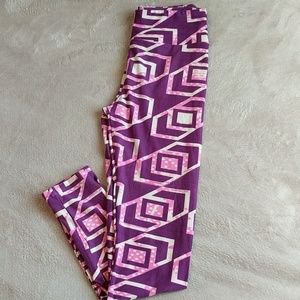 *NEW* LulaRoe OS leggings!